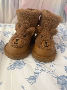 GAP Boots Toddler Brown Bear Plush Boots - New no tag